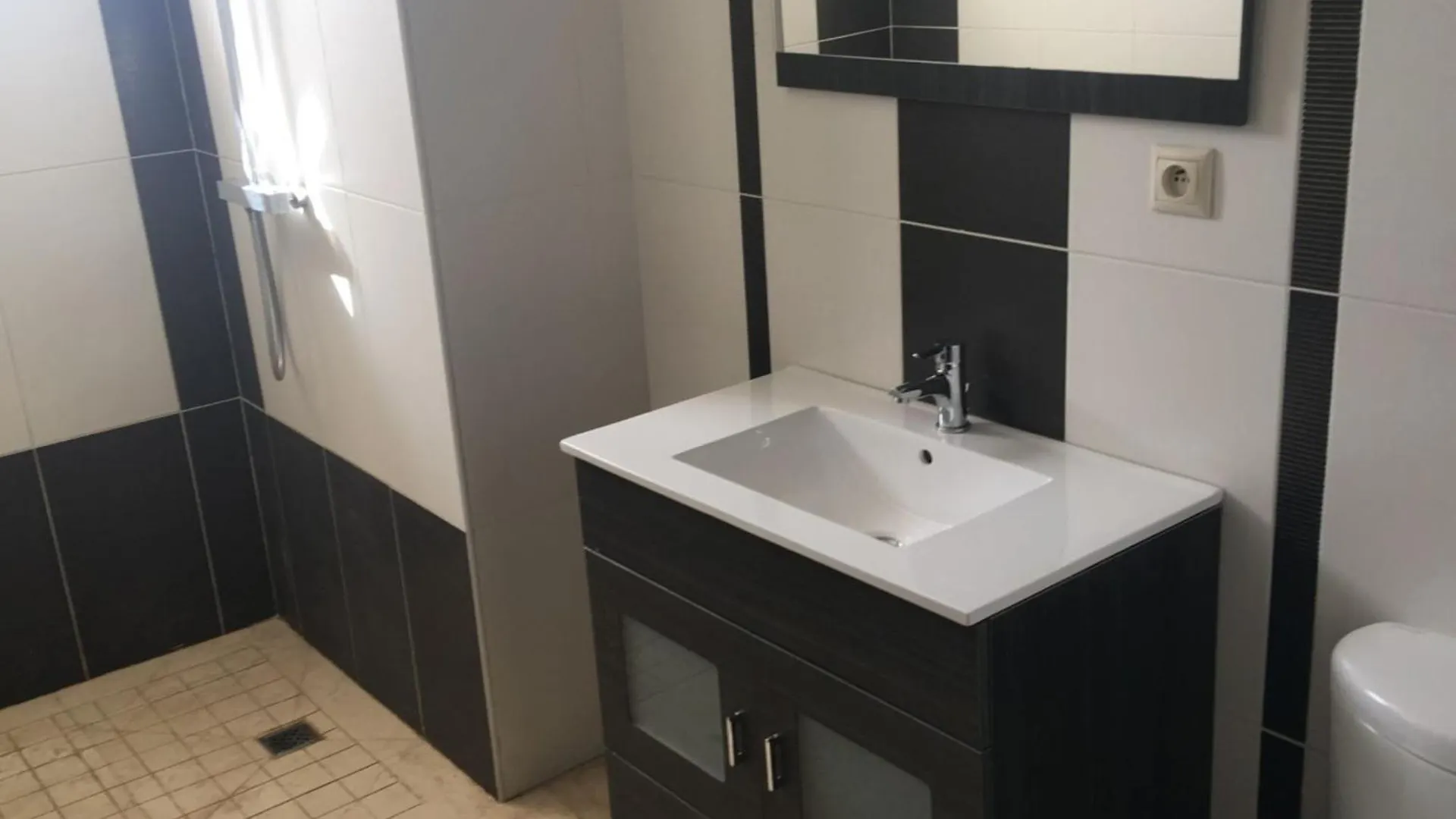 Luxurious 7 Bdrms Pool Villa T72024 Agadir